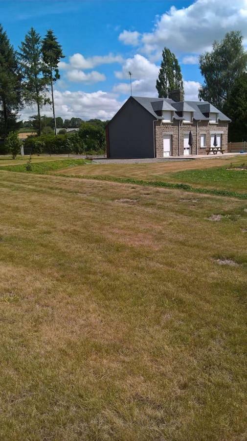 Gite de la hudardiere Villa Le Mesnil-Ozenne Exterior foto